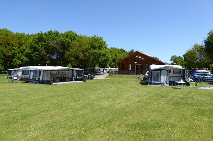 Camping De Bronzen Emmer
