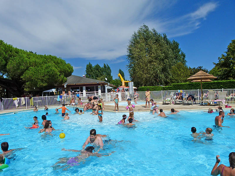 Flower Camping Le Nauzan-Plage - Image 1 Flower Camping Le Nauzan-Plage - Image 1