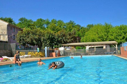 Flower Camping Le Val de l'Arre