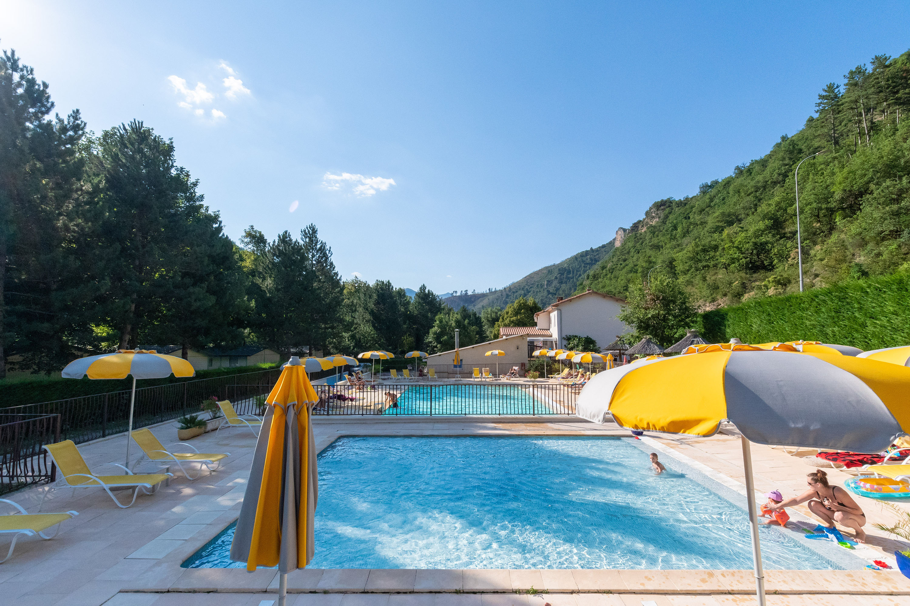 Camping Les Eaux Chaudes Camping Les Eaux Chaudes